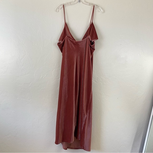 Jenny Yoo Collection 24 Orange Peach Crushed Velvet Spaghetti Strap Midi Dress - Picture 4 of 6